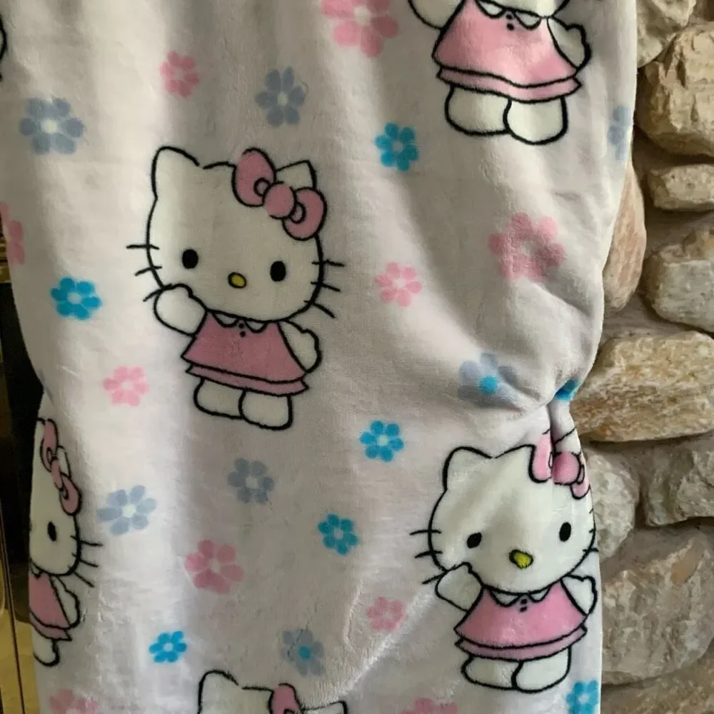 Hello kitty  floral throw blanket